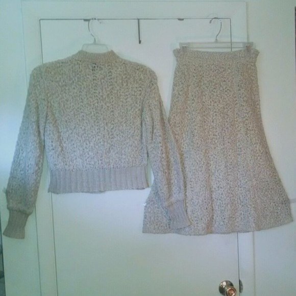 Vintage Rare crochet/knit 2 pc sweater skirt set - Picture 3 of 16